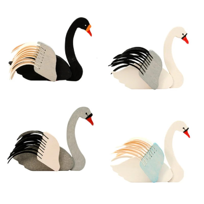 Swan ornament by Graupner Holzminiaturen